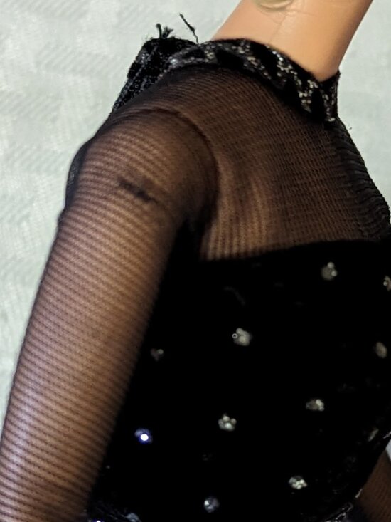 Vintage Holiday Barbie 1998 - Picture 7 of 9